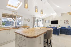 Photo 19- click for photo gallery